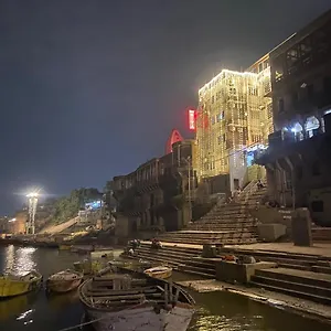 Sita Palace On Heritage Ghats Of Benaras Bénarès