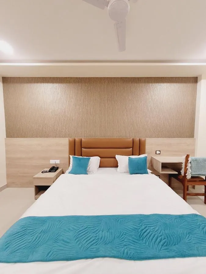 Hotel Ananda Kashi Varanasi 3*,  India