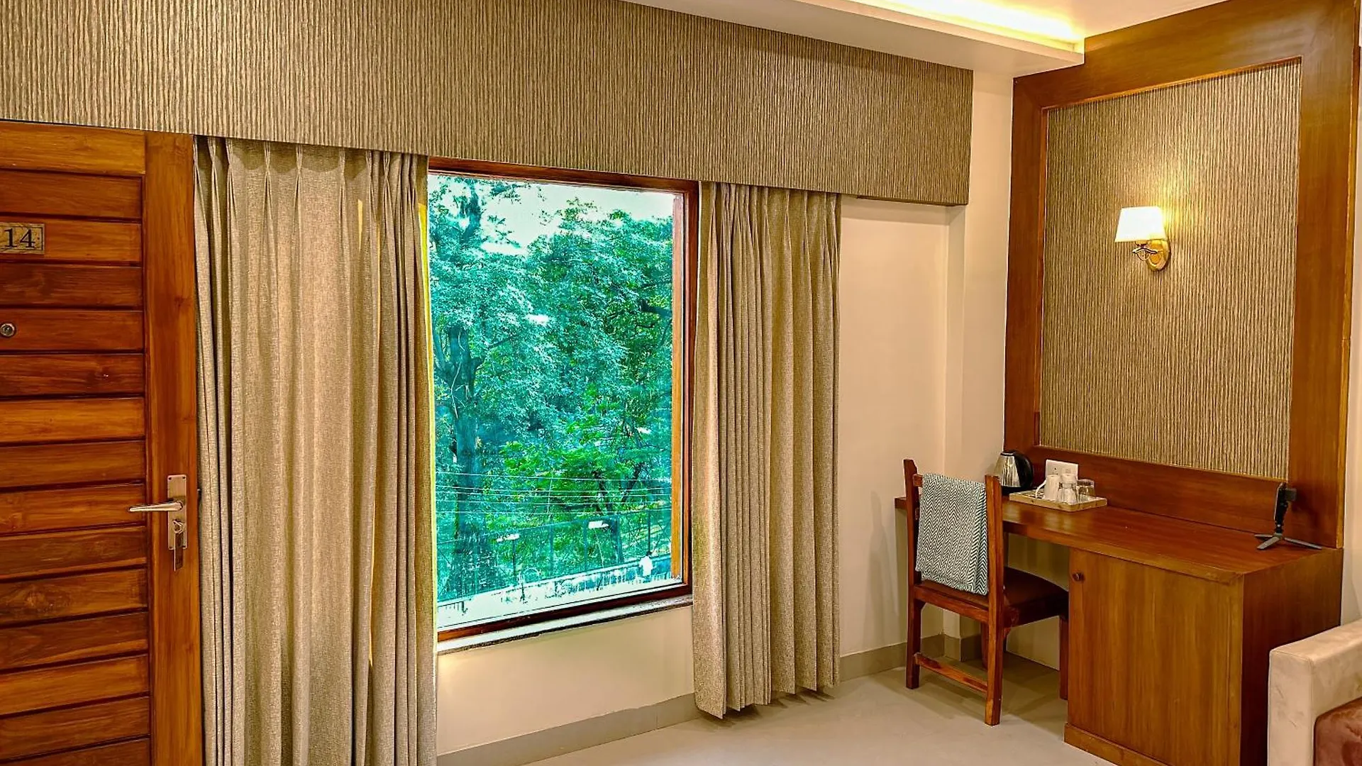 ***  Hotel Ananda Kashi Varanasi India